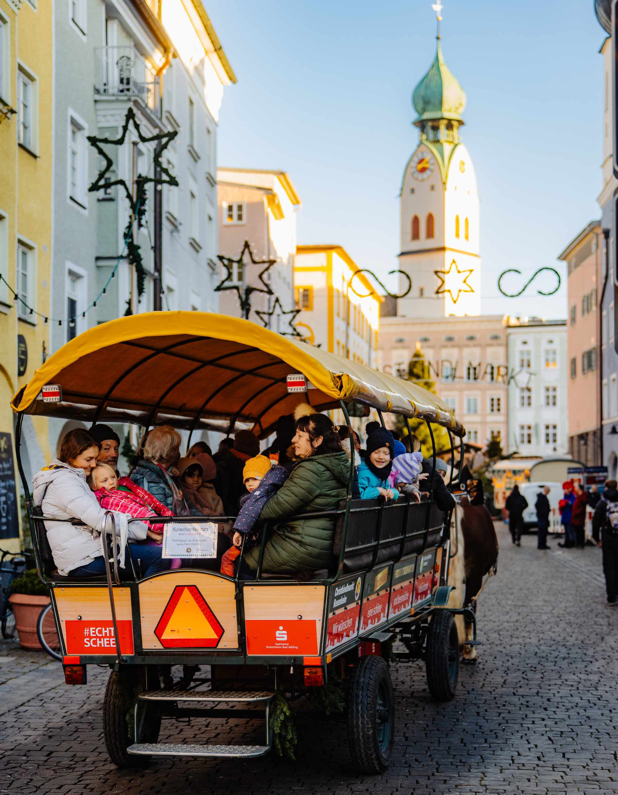 20251210gldn.photos CKM Rosenheim 024 Kutsche Sparkasse