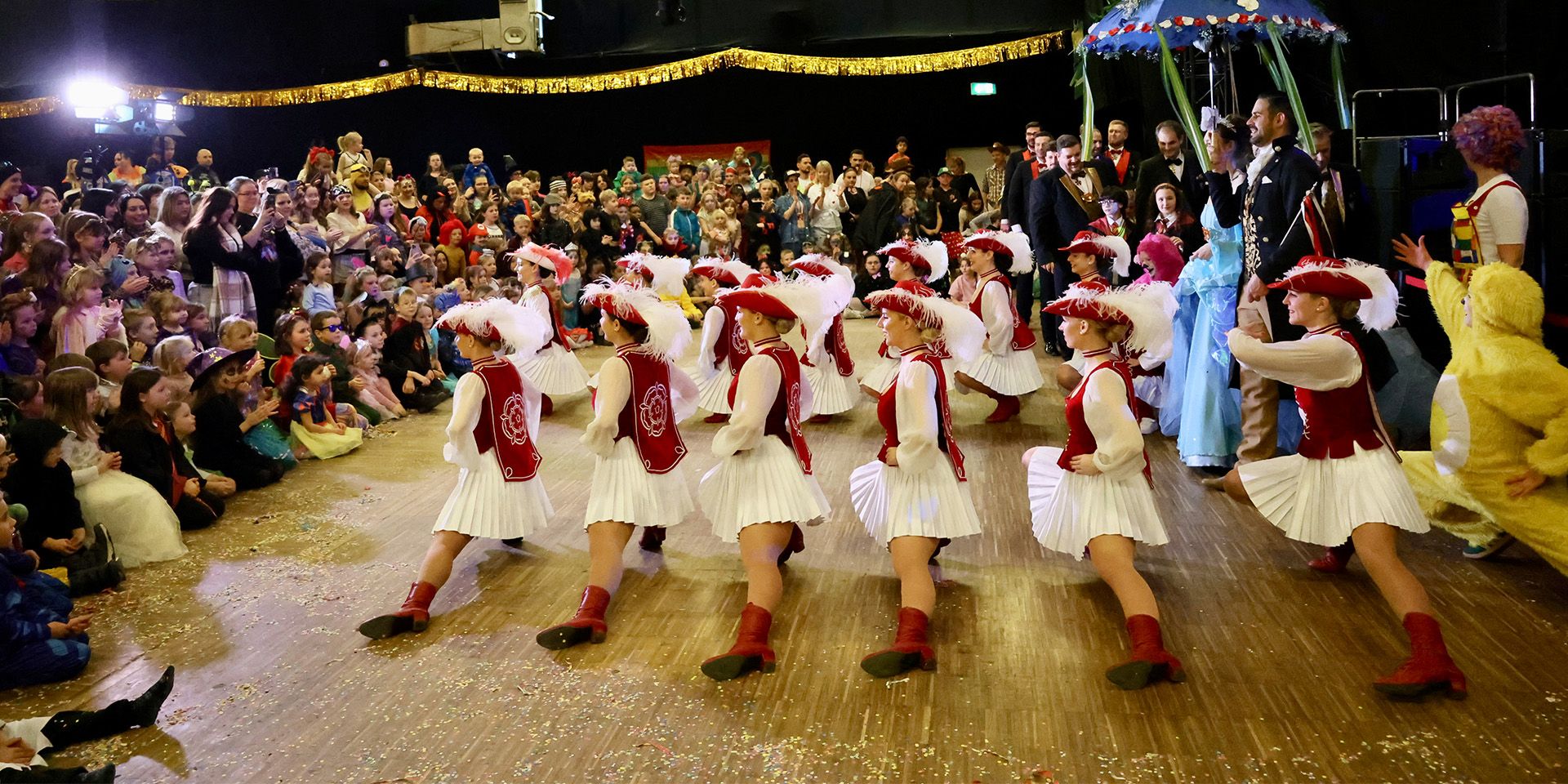 Faschingsgilde Rosenheim beim Kinderfasching in der AuerBräu Festhalle